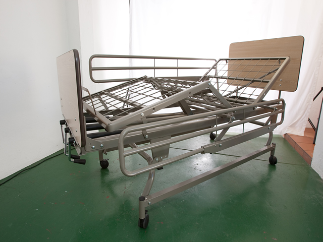 Adjustable Hospital bed
